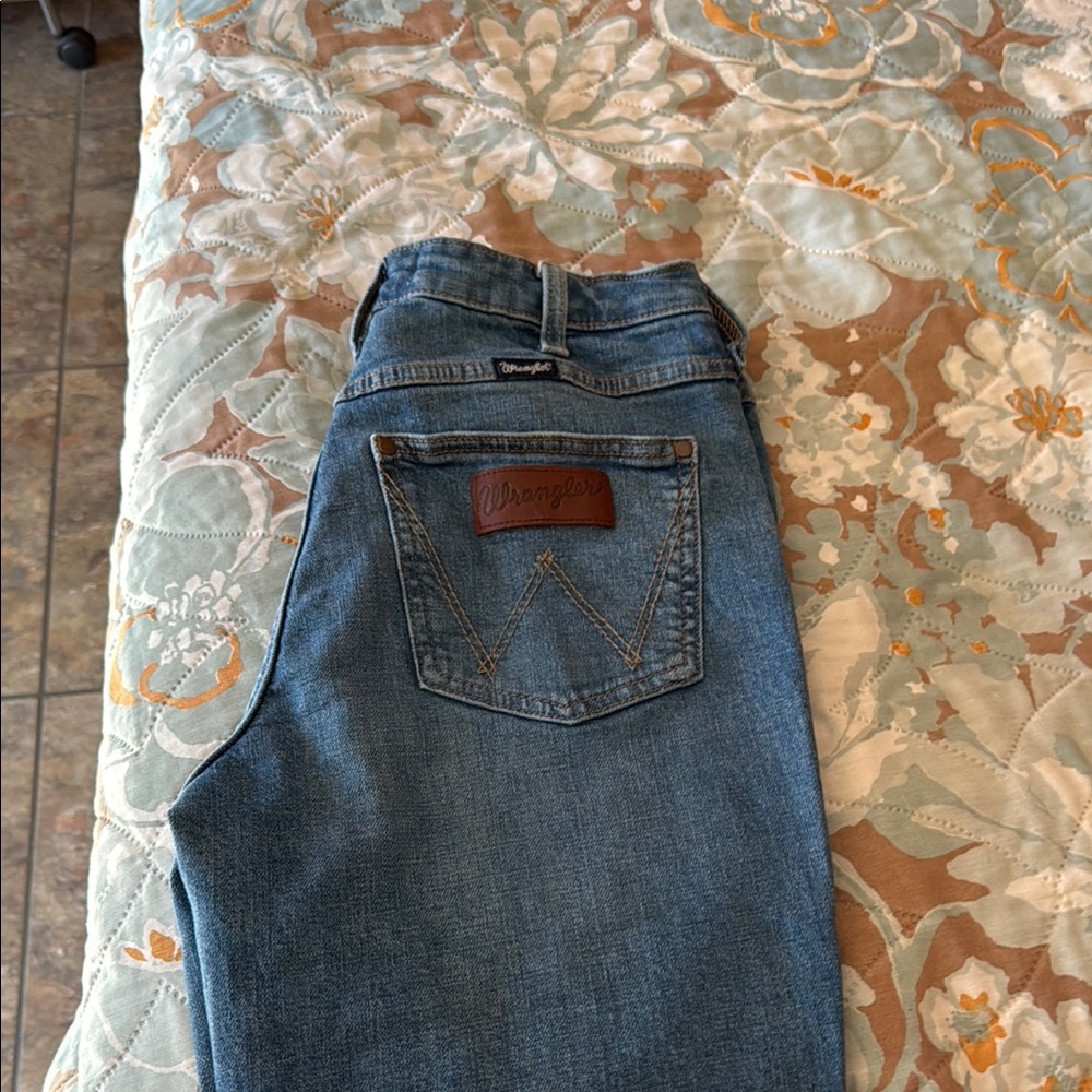 Women’s wrangler retro bootcut jeans